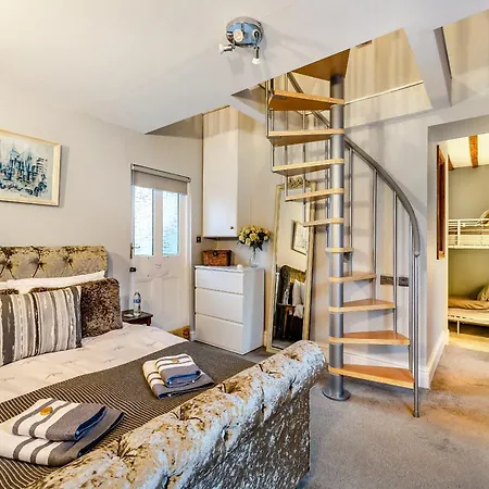 One - Uk41159 * Bilbrough